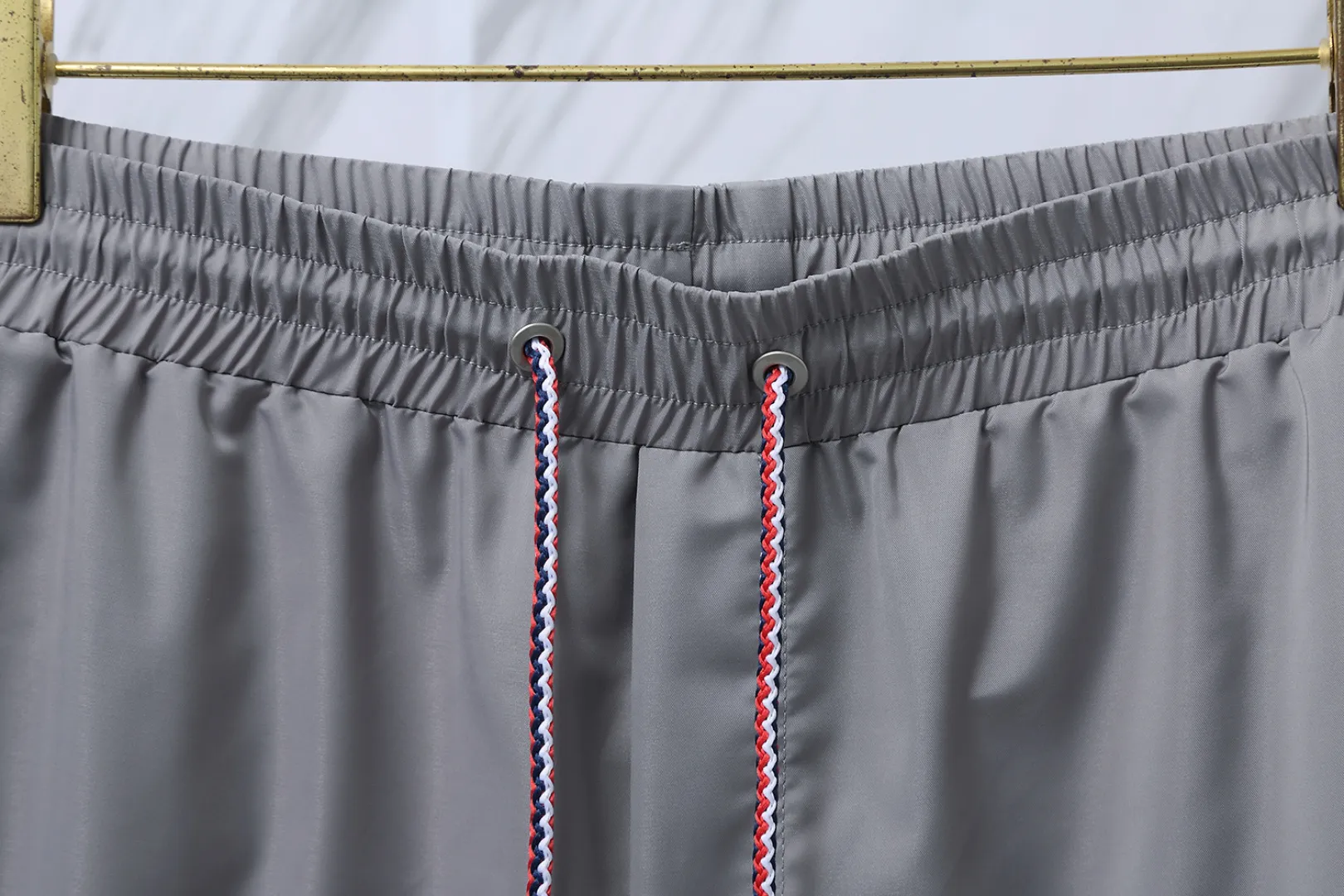 ：F 33 （TB ） In Stock THOM BROWNE .TB Classic Same Style ：Gray/Navy Blue Size：1/2/3/4